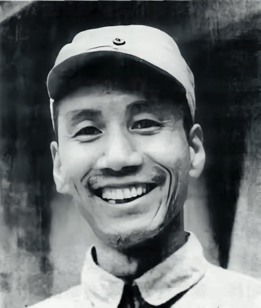 1941年，国军团长陈锐霆投奔新四军后，在夜里被人连捅3刀，杀手走后，伤重的他本