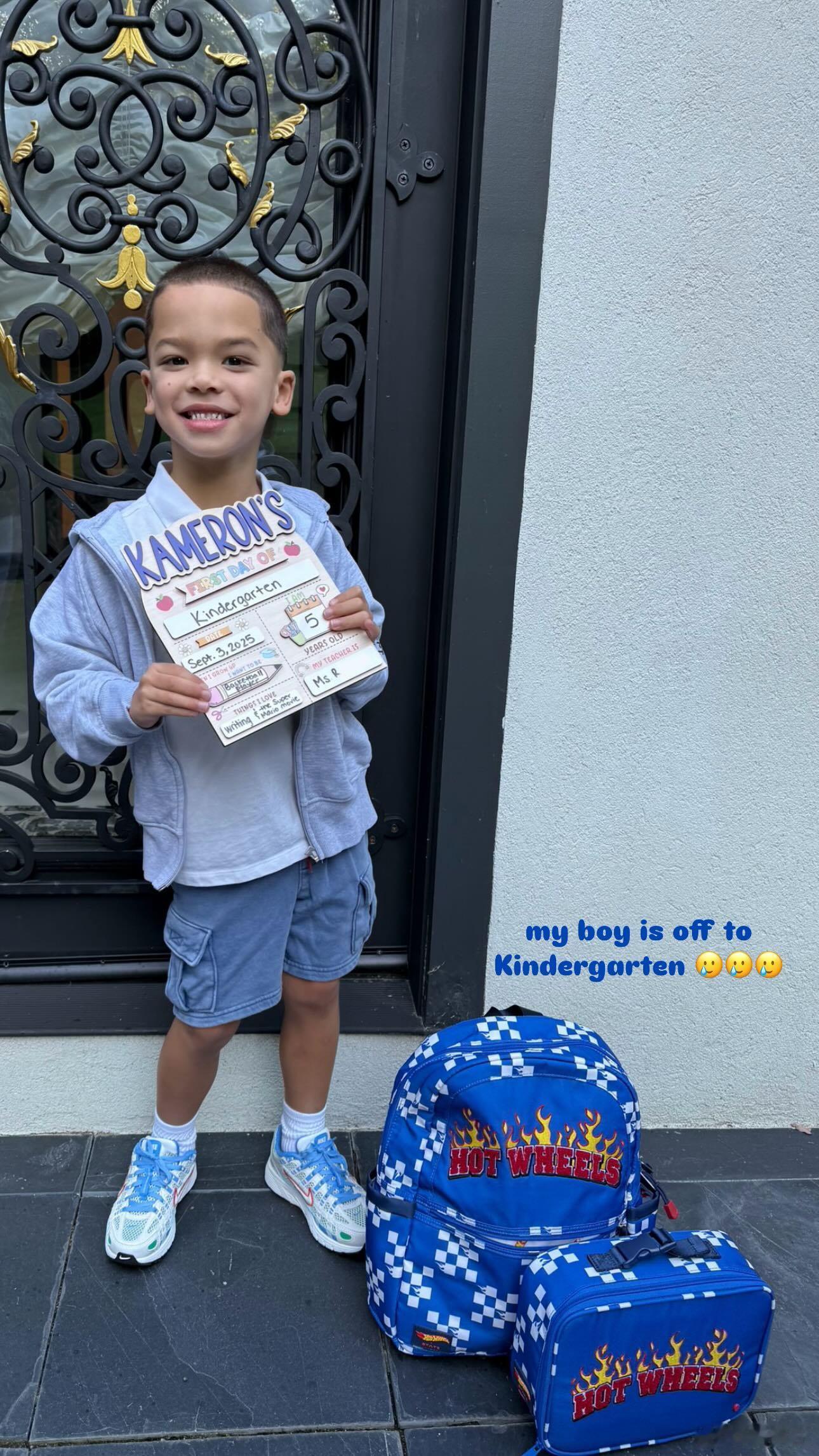 My boy is off to Kindergarten 😢李凯尔 ​​​