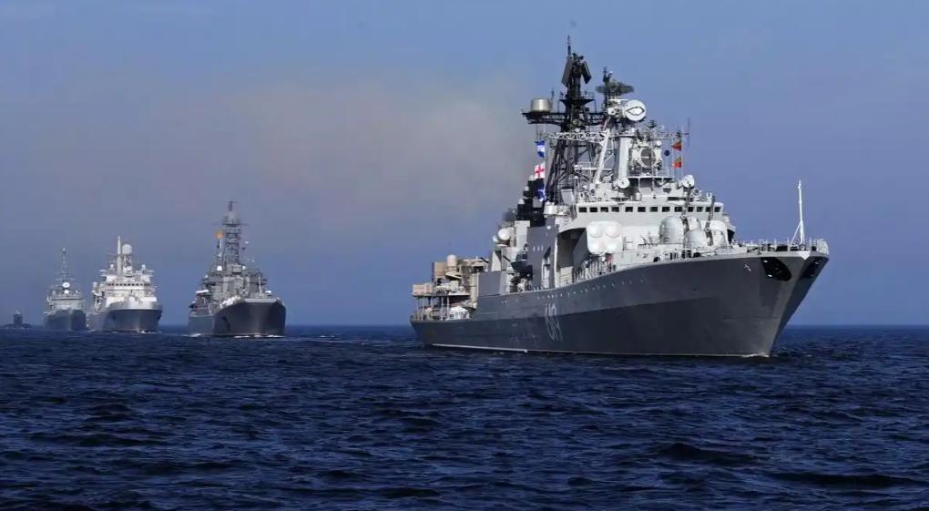 印尼给美国送了一记悄无声息的外交耳光。
 
就在7月25日，俄罗斯和印尼在日本海