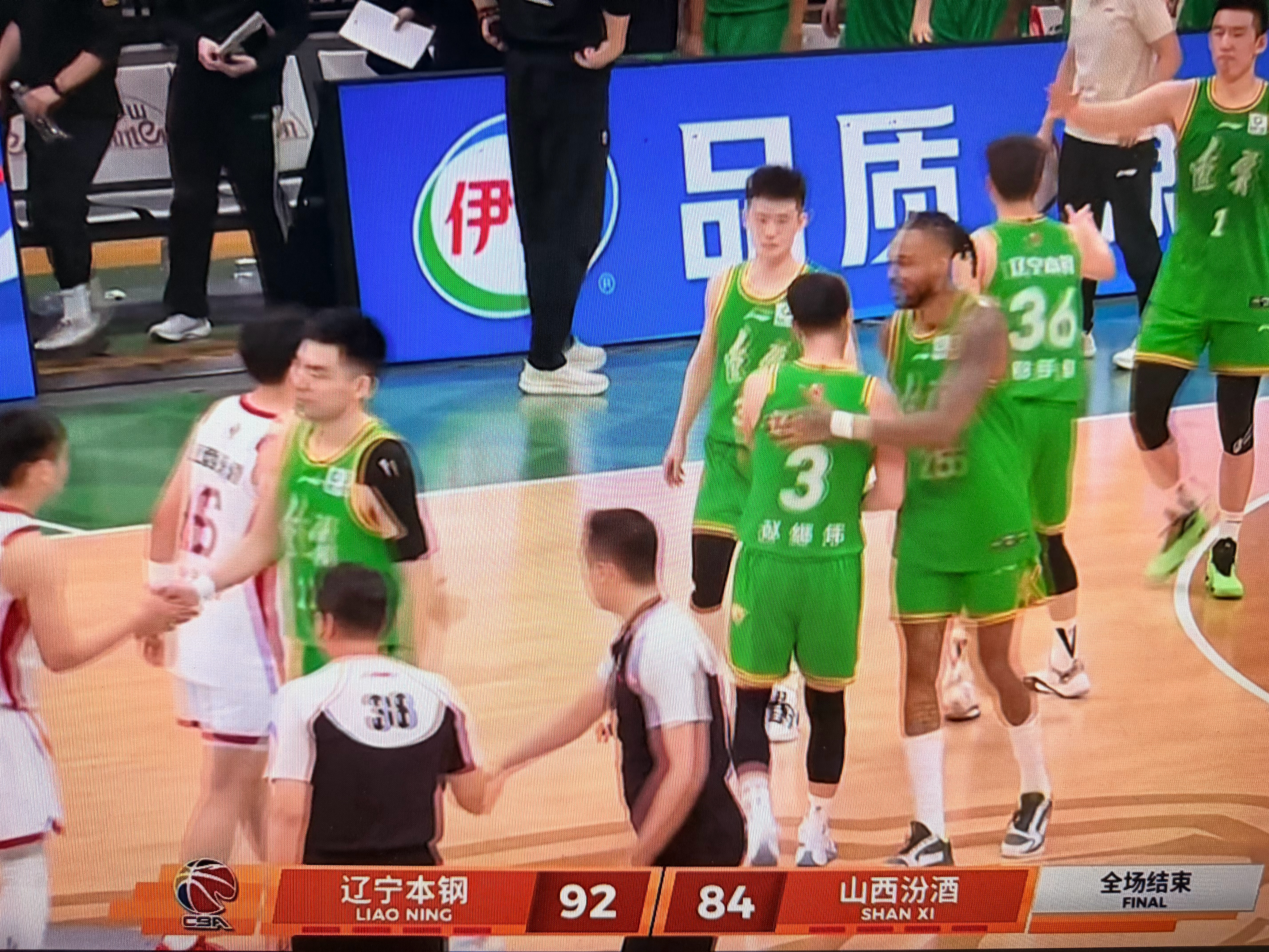 没有张宁和原帅的山西男篮后程乏力被辽宁男篮在第四节逆转，辽宁男篮两名小外援都展现