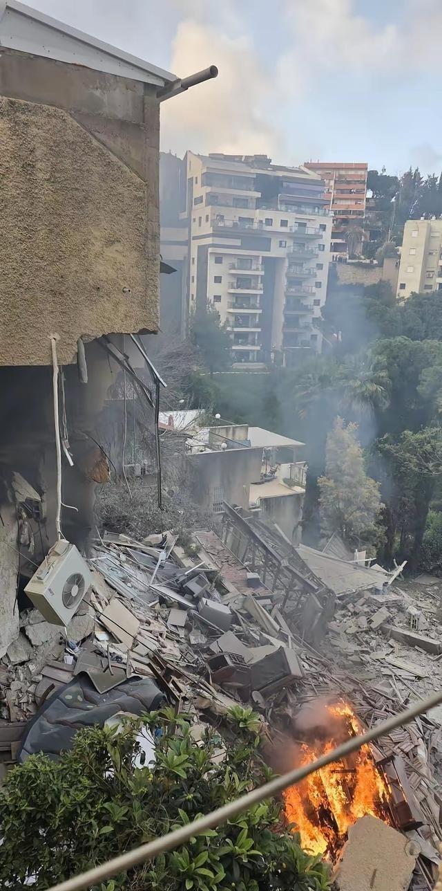 触目惊心！伊朗导弹直接砸进以色列住宅楼！而让人没想到的是——以色列防空系统拼命拦