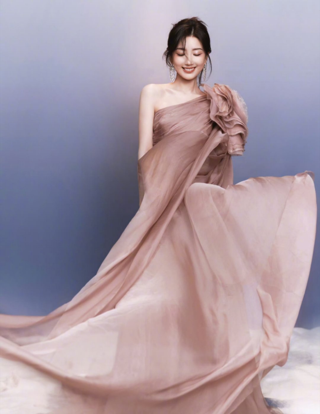 毛晓彤太美啦什么时候跳一个初雪 我们还想看日常自拍和vlog 