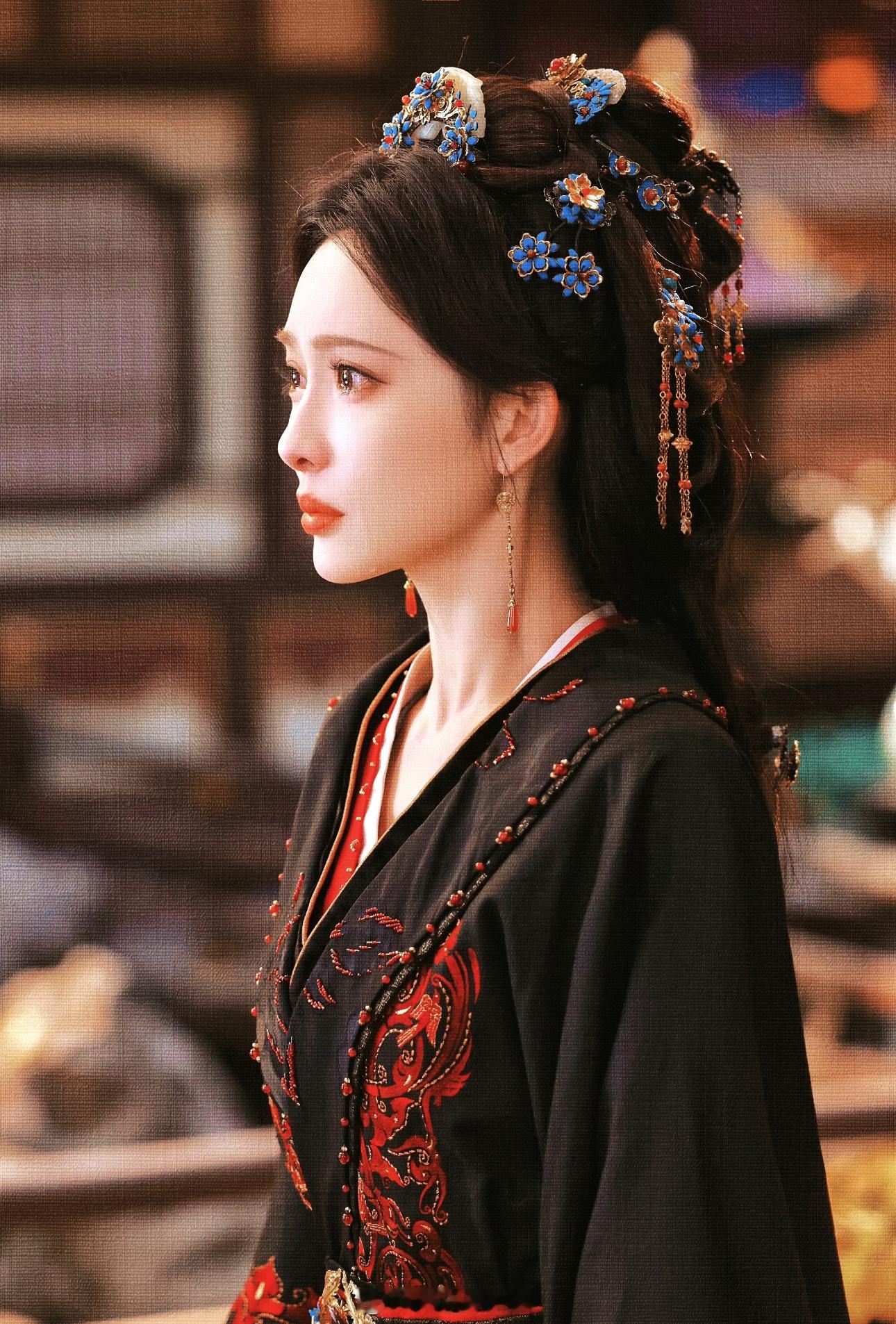 派酱安利 孟子义回复孟姐剧照美出新高度，我可太爱了，直接美到我的心巴上了～妥妥的
