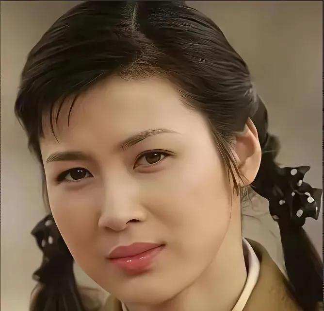 电视剧《亮剑》中的“小田”真是越看越好看，我感觉她童蕾后来又拍了很多电视剧，后面