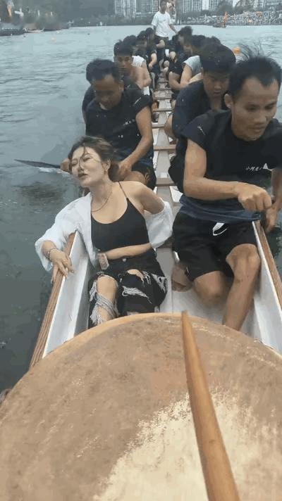 小姐姐在这里起到了什么作用[捂脸][捂脸]