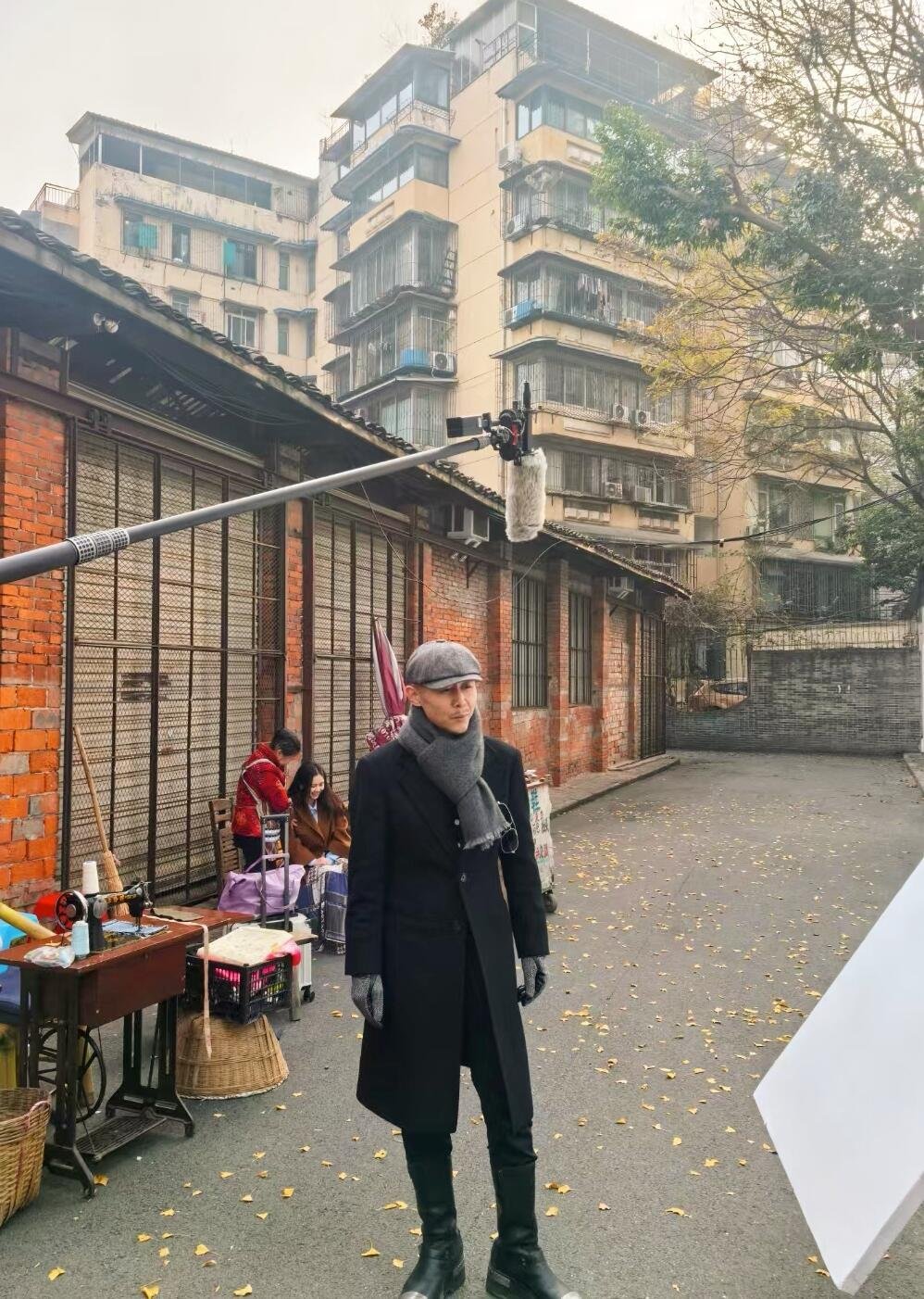 什么空泛的大道理，都没有实打实揪着大伙念叨别熬夜、别硬撑，把旁人容易忽略的身体小