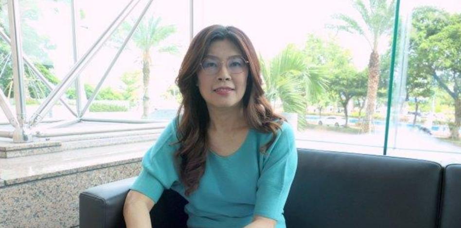 萧旭岑言论涉争议后，不到24小时，郑丽文高喊一中，岛内民调变天。国民党大佬对郑丽