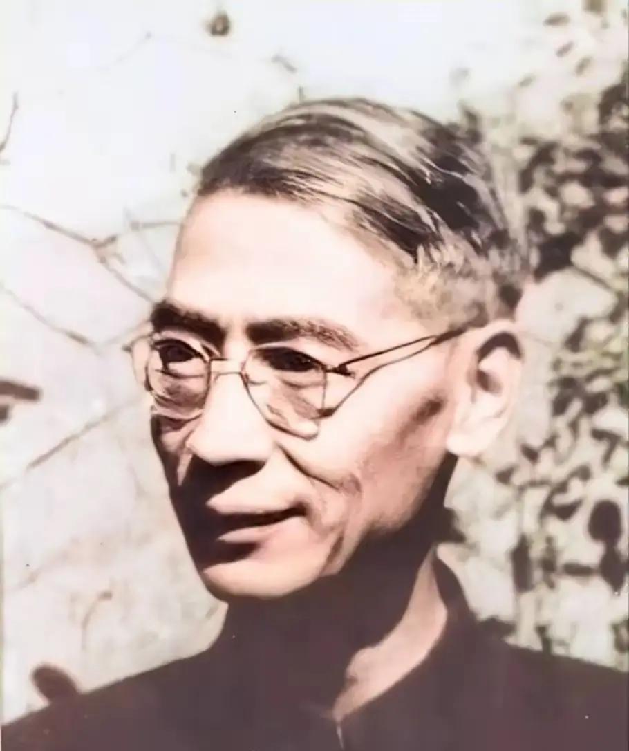 昨晚新闻联播一开场，我直接看哭了

昨晚打开新闻联播，刚开场就被戳中泪点！没有华
