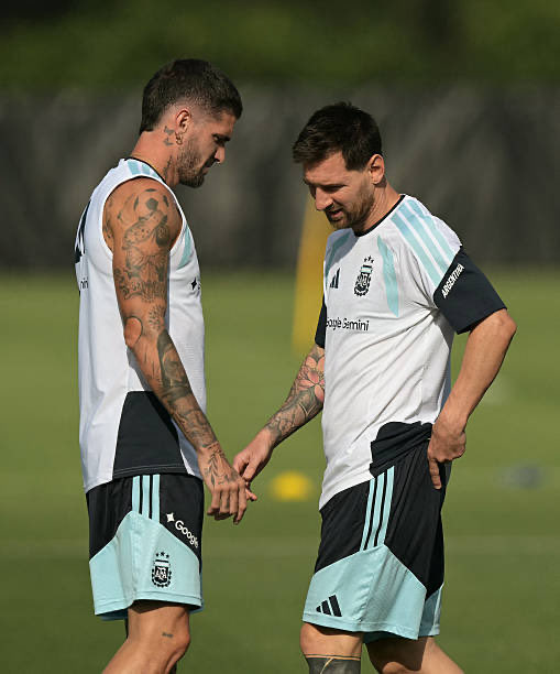 🍍&🐐看小图以为牵手手了🤝世界杯  训练中……👊🏻✊🏻💪🏻阿根廷