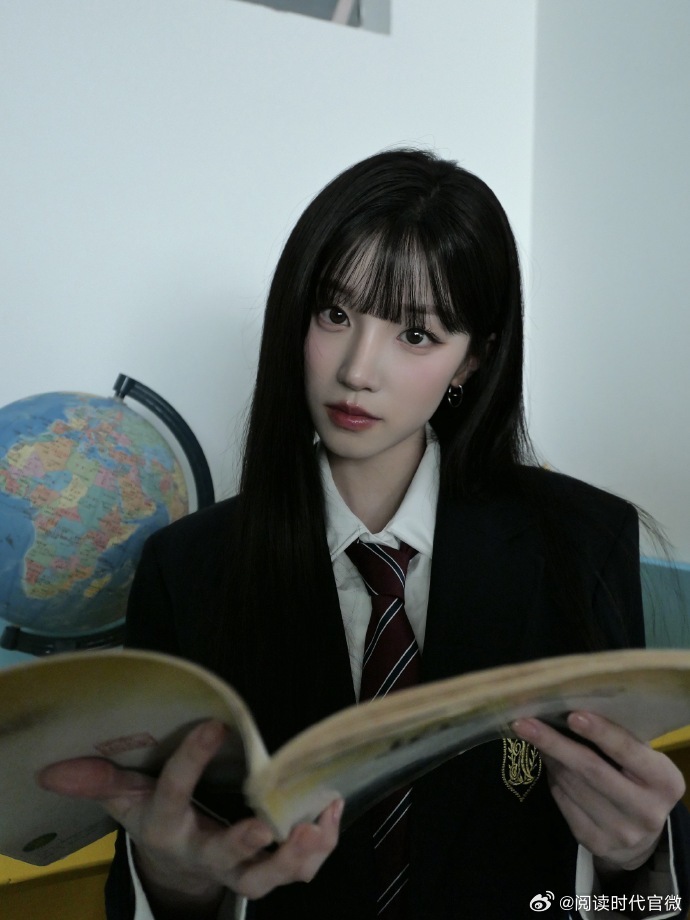 宋雨琦黑长直制服造型宋雨琦学姐感妆造黑长直尽显温婉气质，宋雨琦制服造型清爽又大方