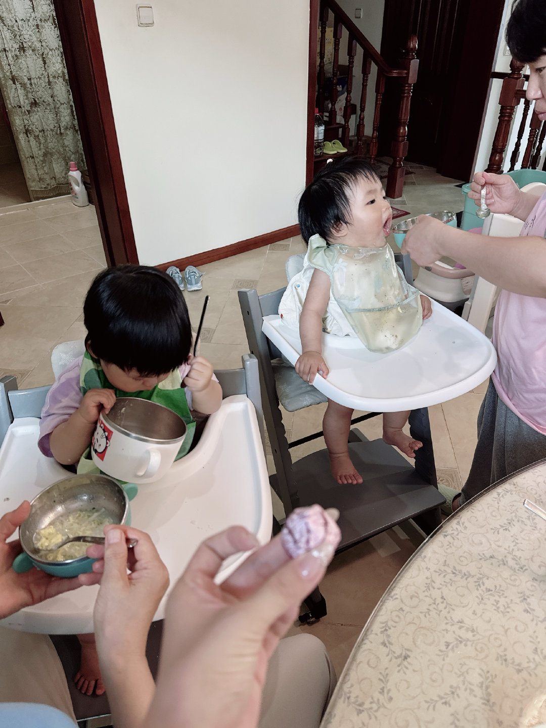 芝麻丸米西米西芝麻丸咪西打卡处 看到她俩吃饭才想起来自己也该补一补把我的仙丹拿出