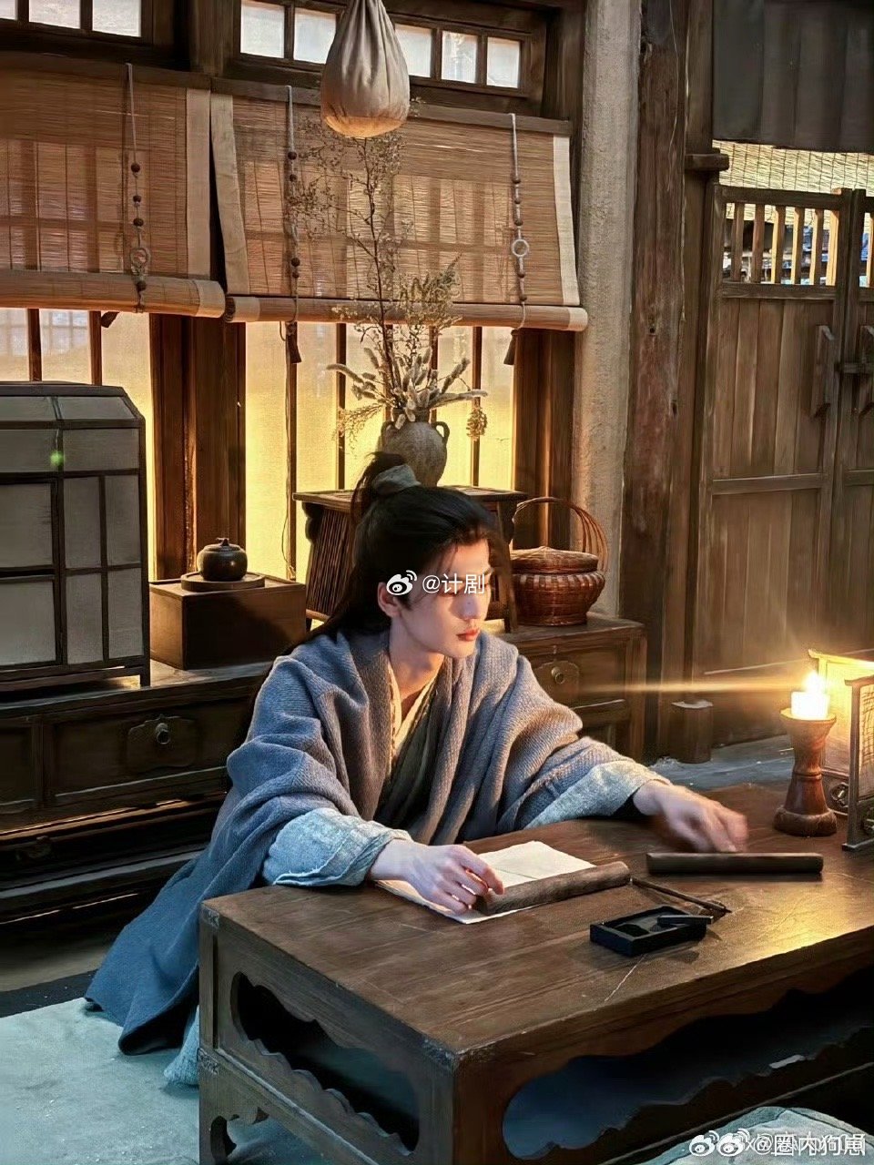 张凌赫爱自己的每一个角色 演绎过众多经典角色，各有风格各有风骨，他始终保持初心，