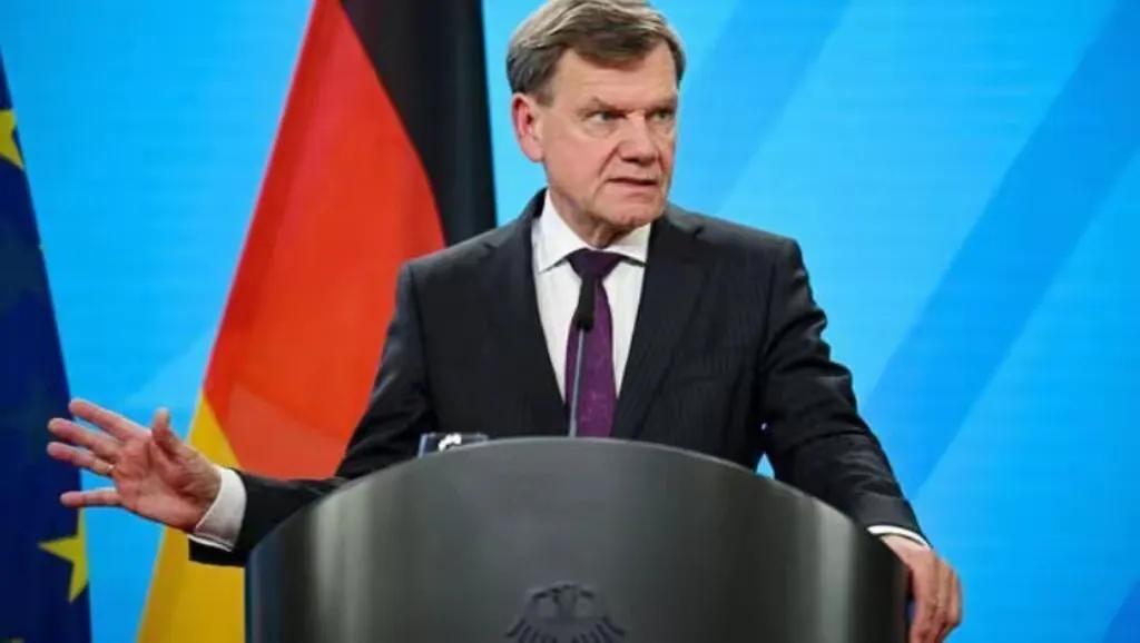 外长的主责工作就是外交。
德国的外交能绕过中国吗？
如果德国外长故意制造与中国外