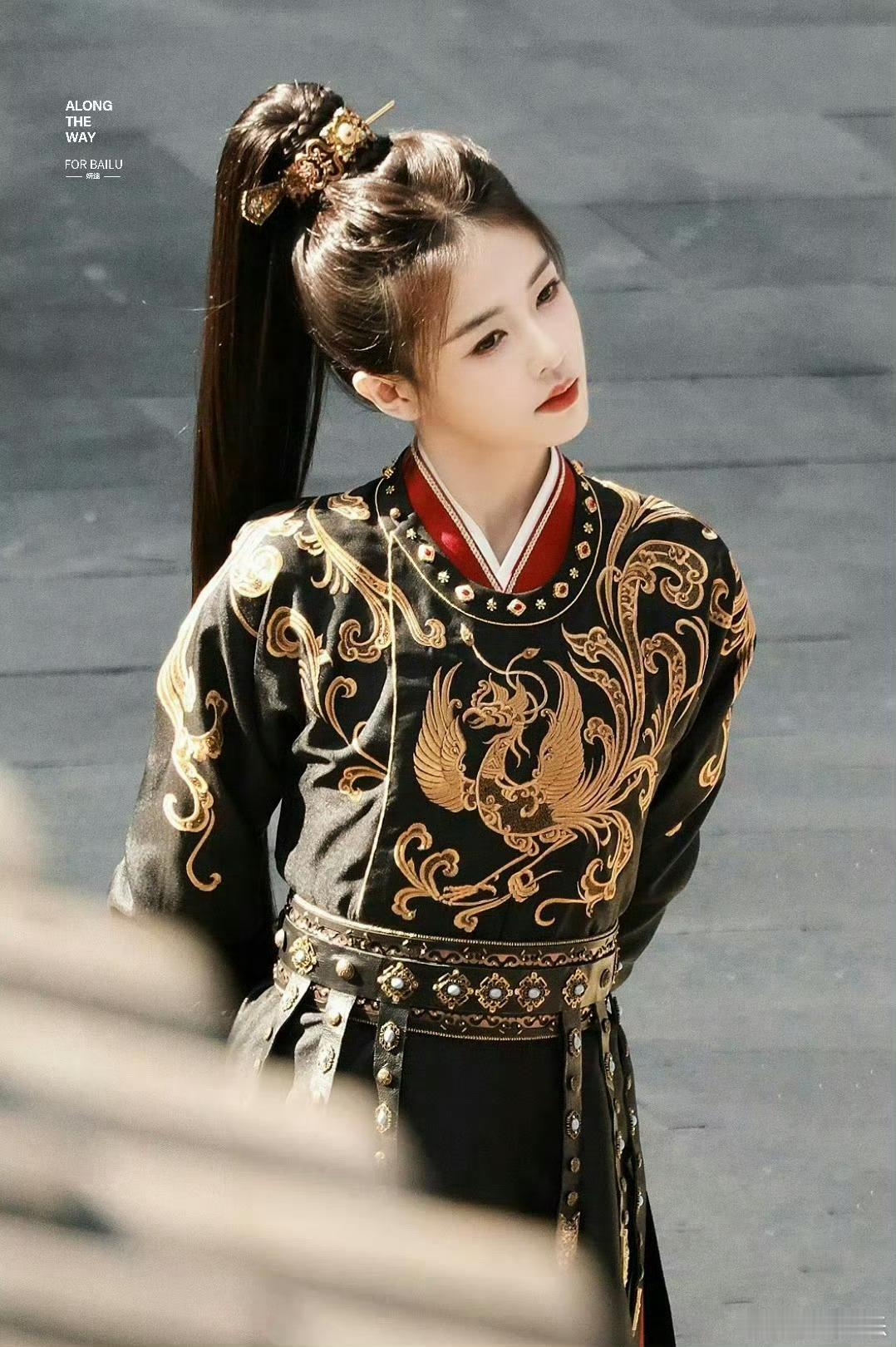 白鹿新剧妆造路透🈶 这个妆造是真的很用心了 满满的飒气啊 好帅的白鹿[爱慕] 