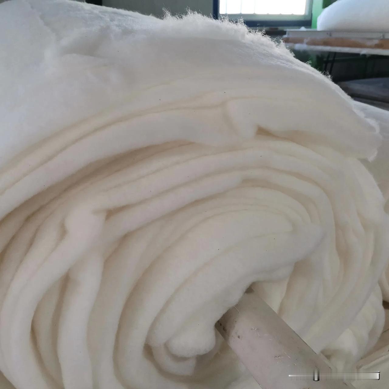 人的一生除了工作吃饭以外，其余的时间都在睡觉，可以说床是陪伴你时间最长的，但为什