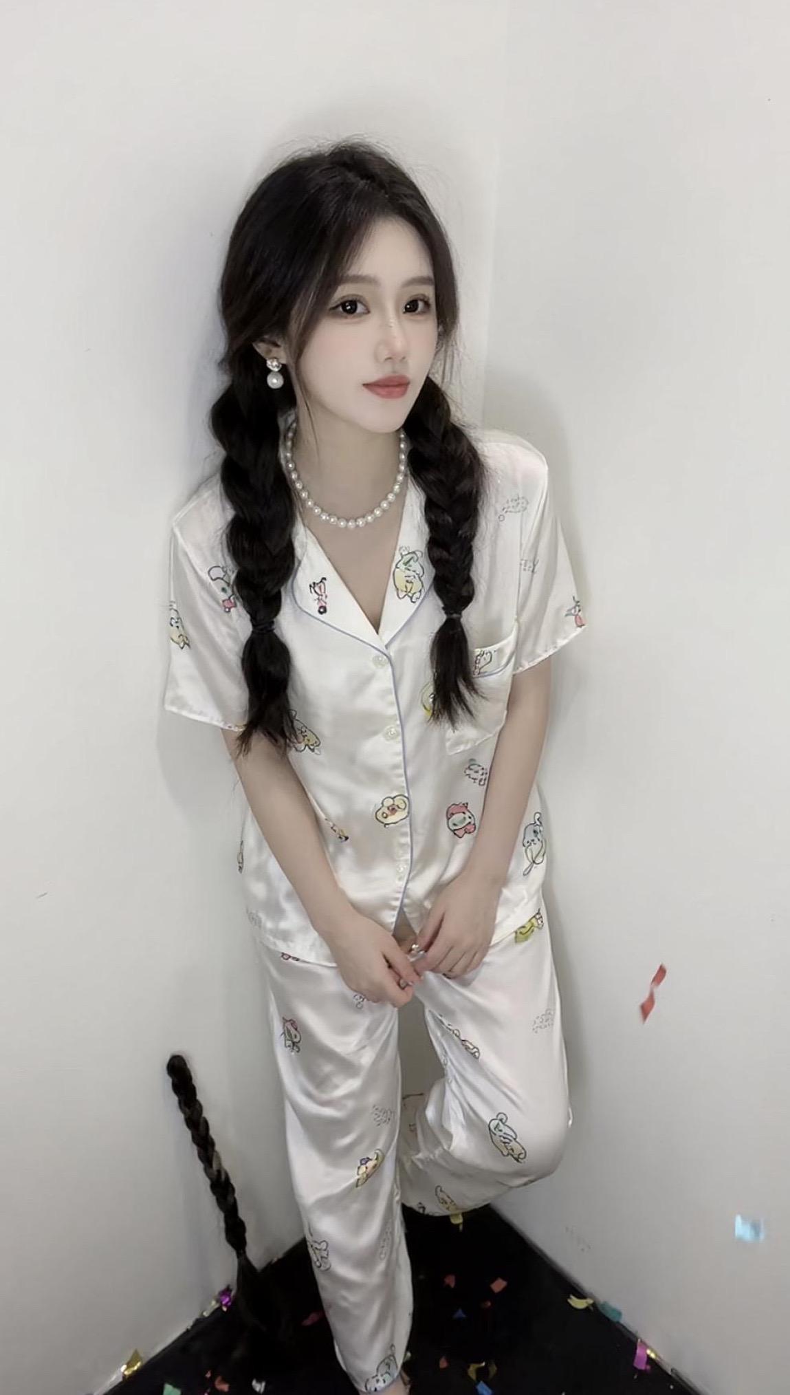 珍珠睡衣照 抖音ai创作