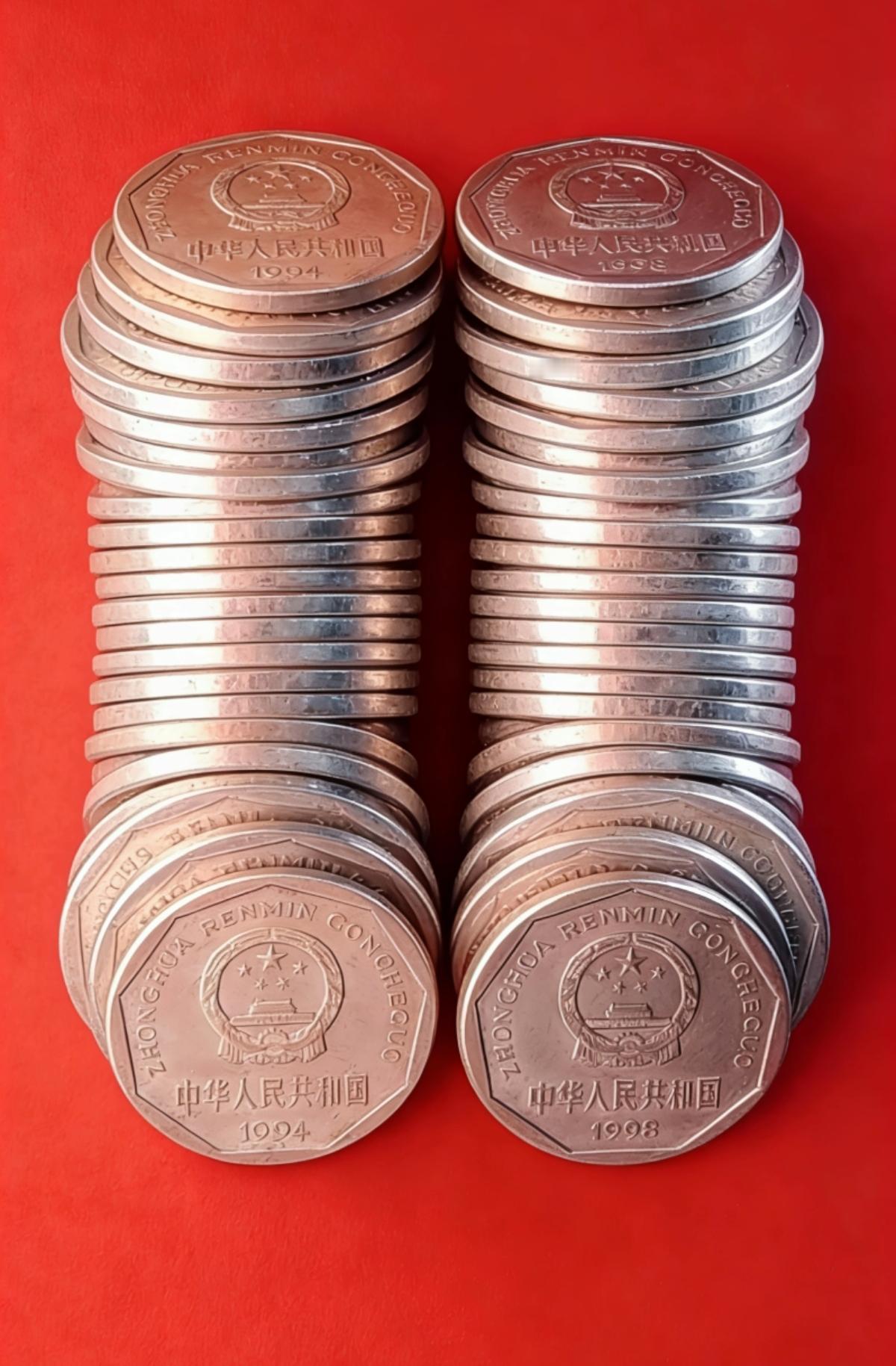 菊花一角可是硬币收藏界的热门。它从1991年发行到2000年，材质是铝镁合金。