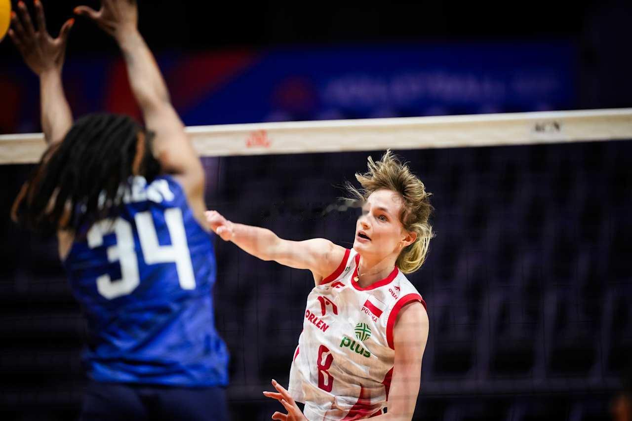 美国女排2-3波兰女排波兰女排主攻皮亚塞卡25分（54扣24中5失误4被拦、1发
