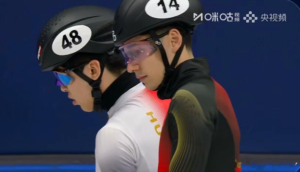 笑丝人 任子威又开始犀利攻击黄大宪了“黄大宪这个周期水平下降太快”“黄大宪有点‘