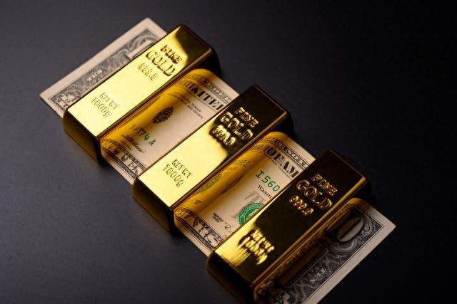 一天跌掉170美元，金饰报价回到1272元：这一轮黄金跌的是什么