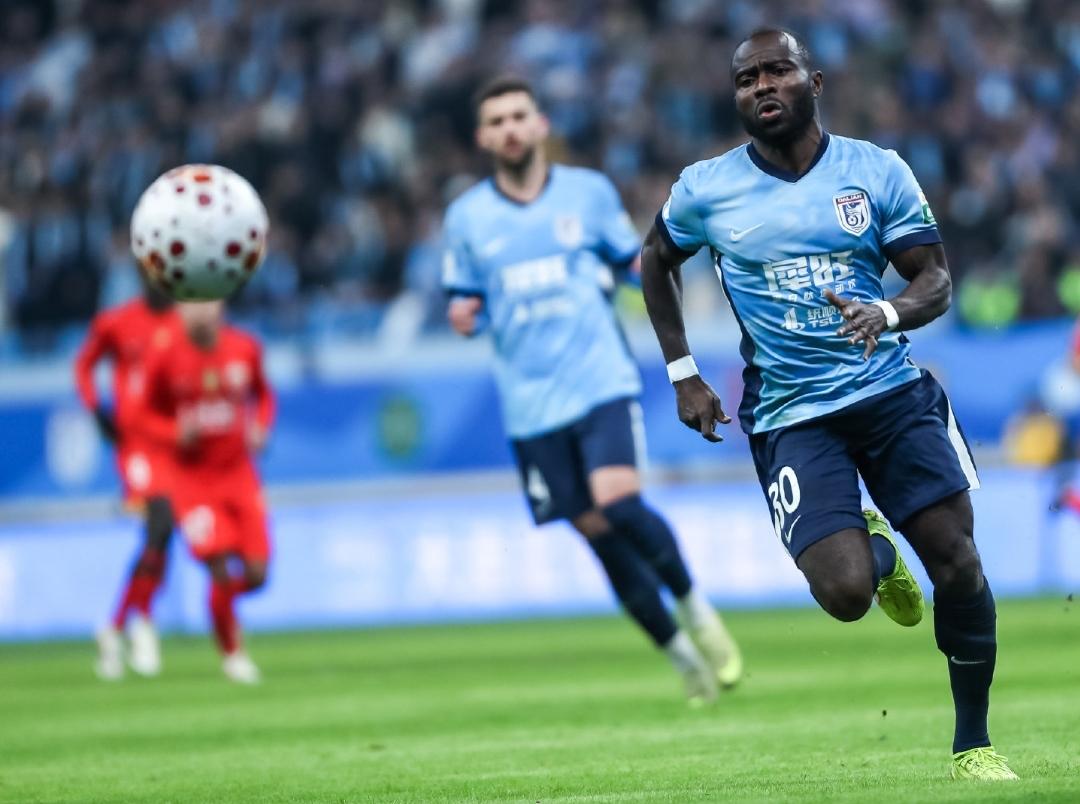 老当益壮，5场3球。现在回过头去看，大连英博引进阿奇姆彭这招走对了！
5场比赛过