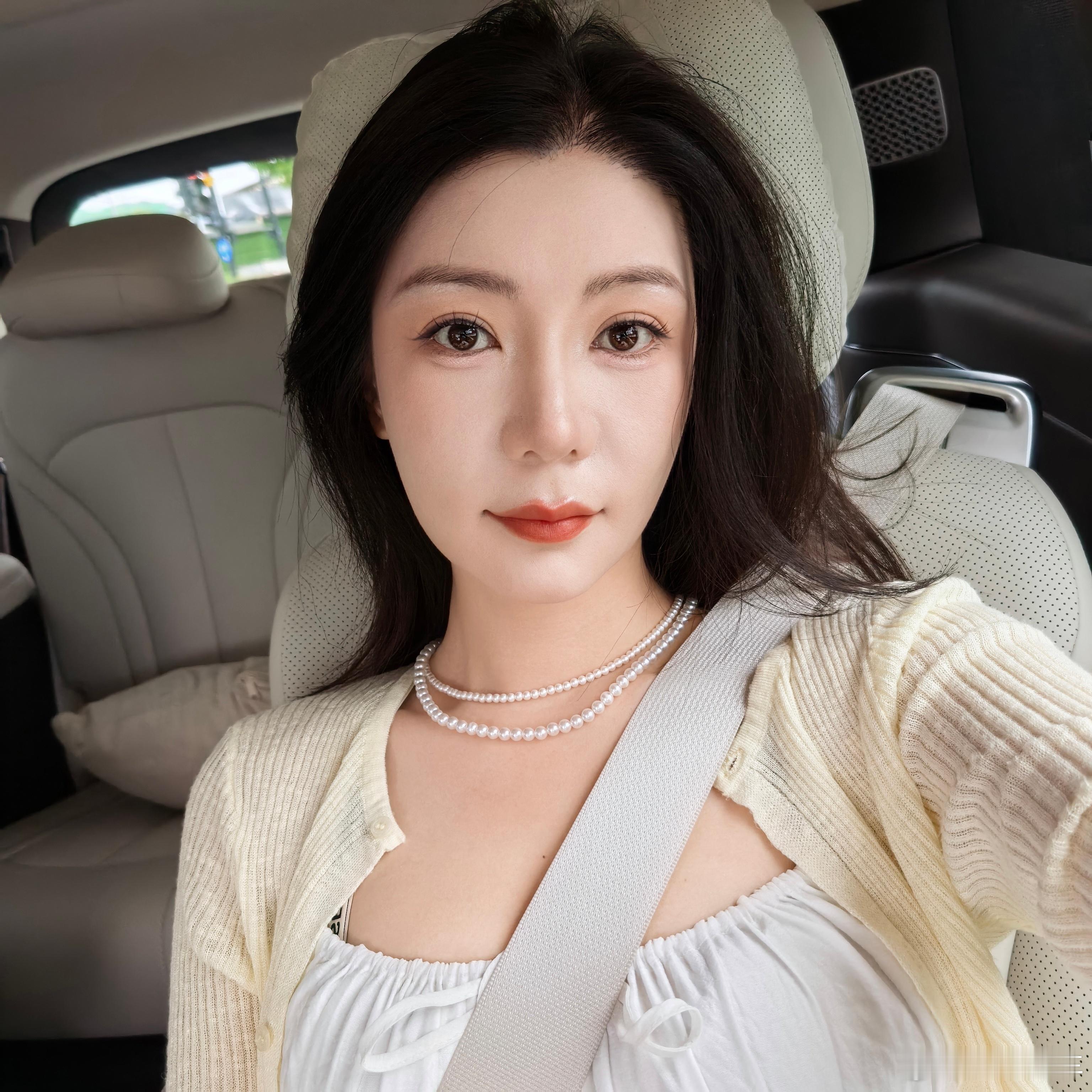 感觉华为purax 的对比度很高啊还原度还是挺高的，几十块钱的珍珠都拍的亮亮的 