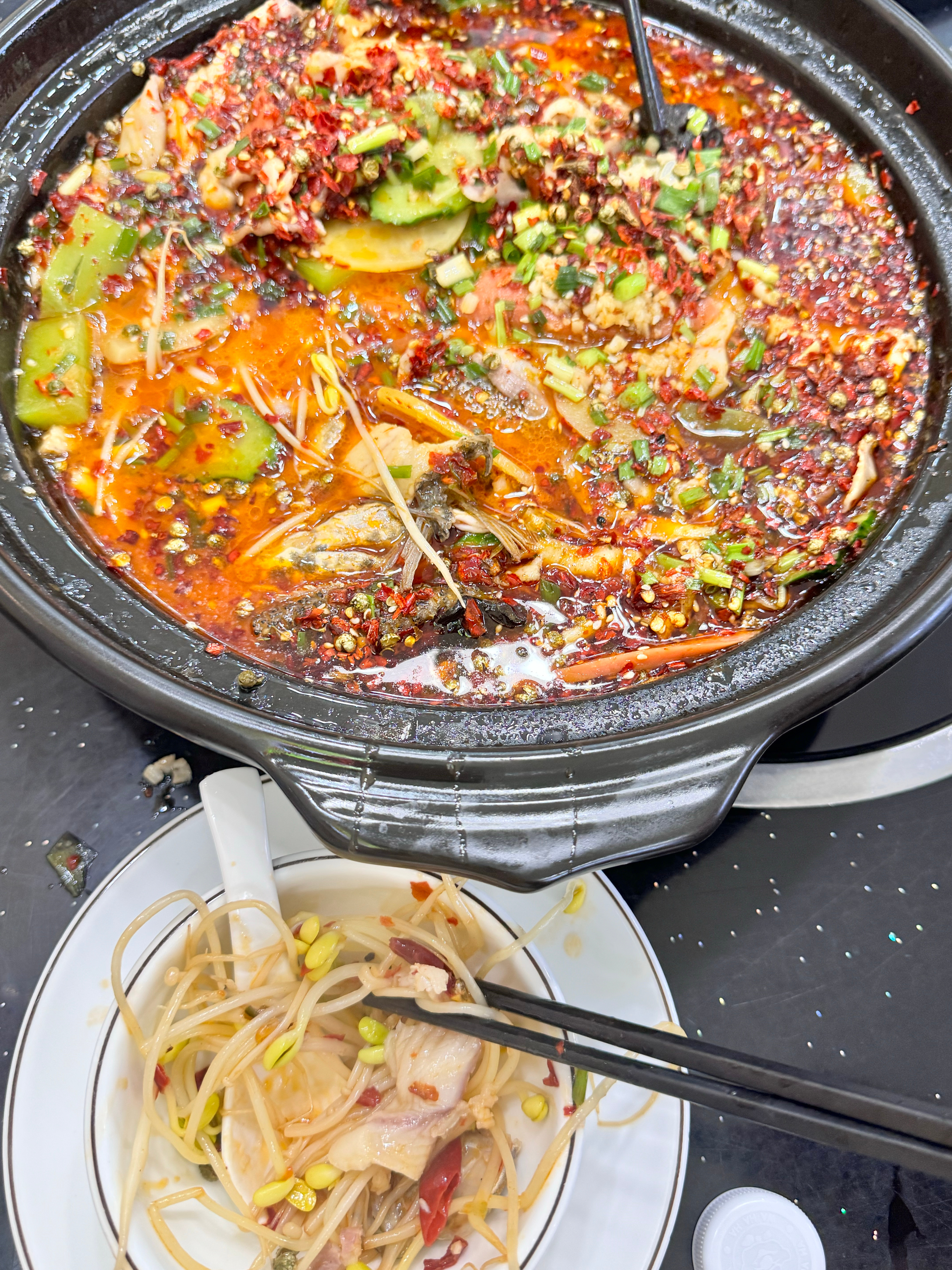 你们知道这家川菜有多好吃吗 你们知道吗我想带全世界的人来吃 就是特别特别麻 她就