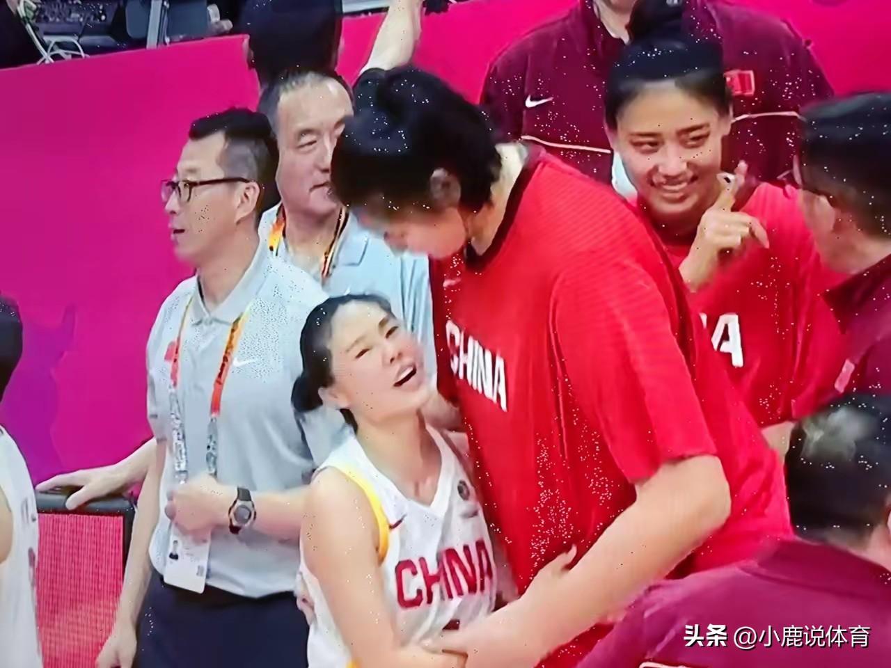 巴西主帅亲口承认。
已经拼尽全力防守。
还是没拦住王思雨。
 
节奏快变化多。