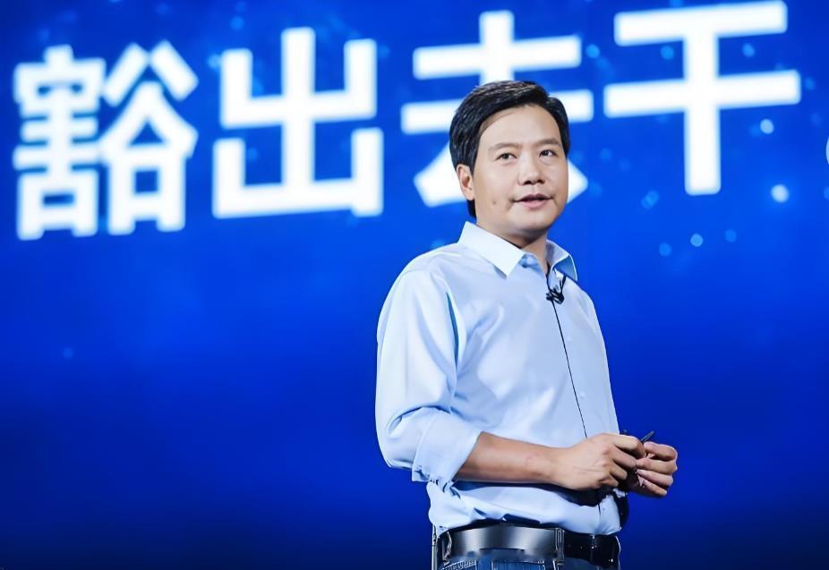 雷军在2年之前就说过，汽车行业同质化非常严重，每家车企都做了一系列的车，并发出灵