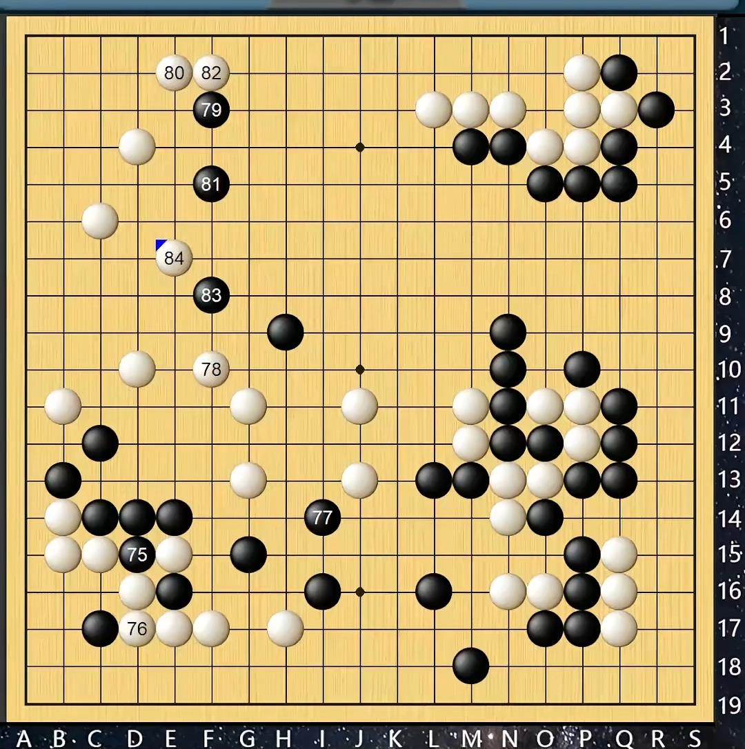 全局在胸  谋定而后动

第二十届倡棋杯中国围棋锦标赛半决赛第一局今天在上海进行