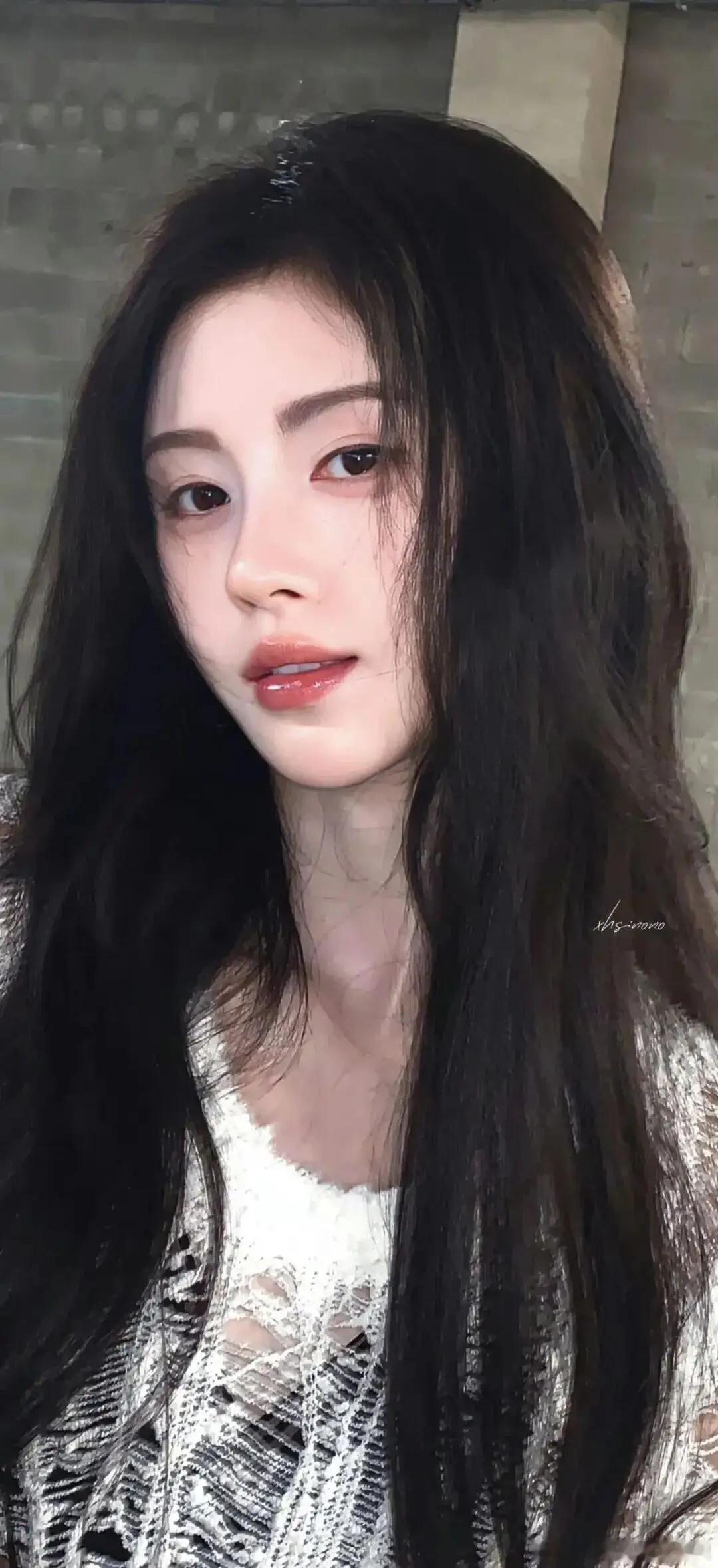 土蛇命是苦命还是富命土蛇命属于富命，他们虽然在早年期间的财运发展比较薄弱，但是到