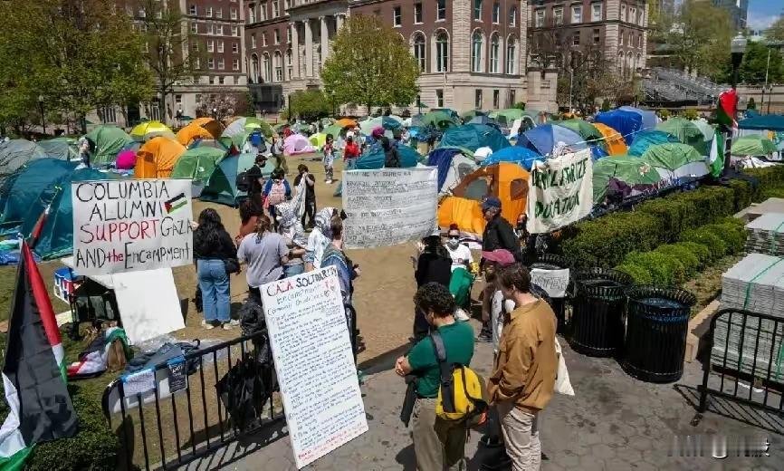 美国哥大大学生示威游行是很低级的乌合之众，毫无战斗力。连雨伞☂️口罩统一的黑衣服