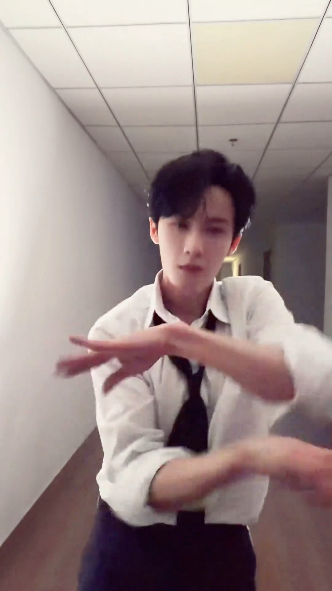 檀健次跳第三个吻痕 檀健次新鲜饭来啦 檀健次跳第三个吻痕 此男又出来勾人 太帅太