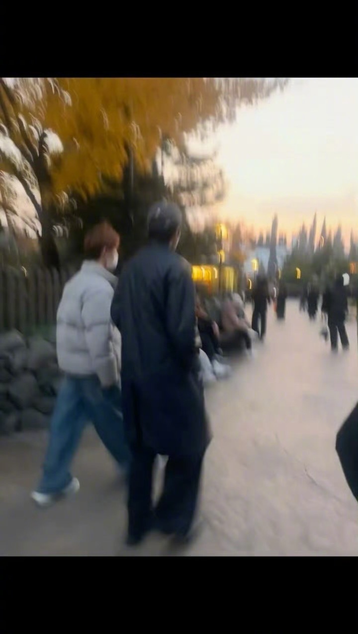 人群中一眼看出来他是宋威龙！｜宋威龙[心] ​​​