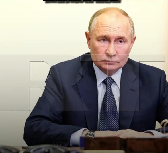 俄方直接放话：普京随时能在莫斯科见泽连斯基，但别来聊废话，这波操作相当于把泽连斯