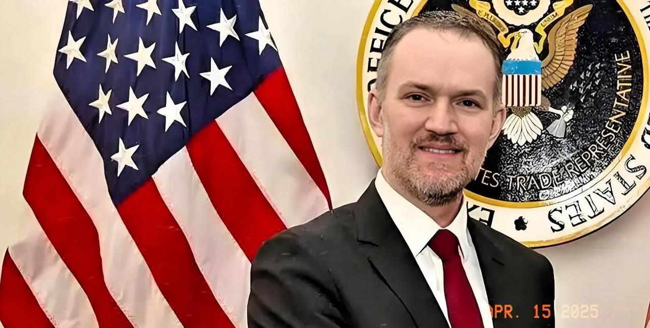 “没提前通知”是谎话，但稀土管制一步不退！
 
10月13日，美国贸易代表贾米森