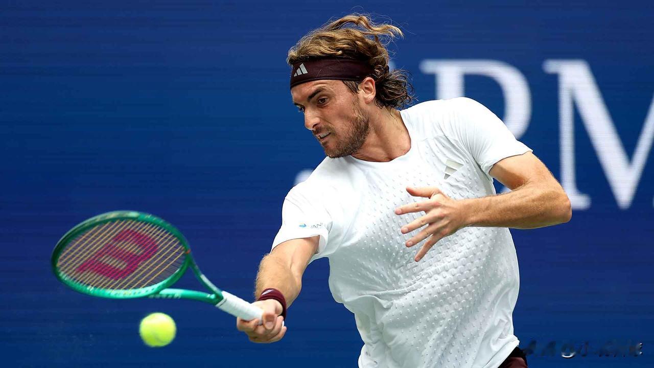 🎾🎾正当全网唱衰西西帕斯的时候，一觉醒来发现西西帕斯赢了！他以4-6/7-6