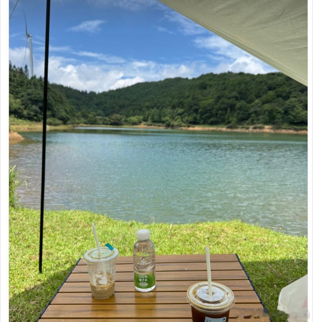忙完抽个空往山里湖边跑，吹吹风喝杯咖啡，太舒服了☕️户外周末愉快外汇黄金