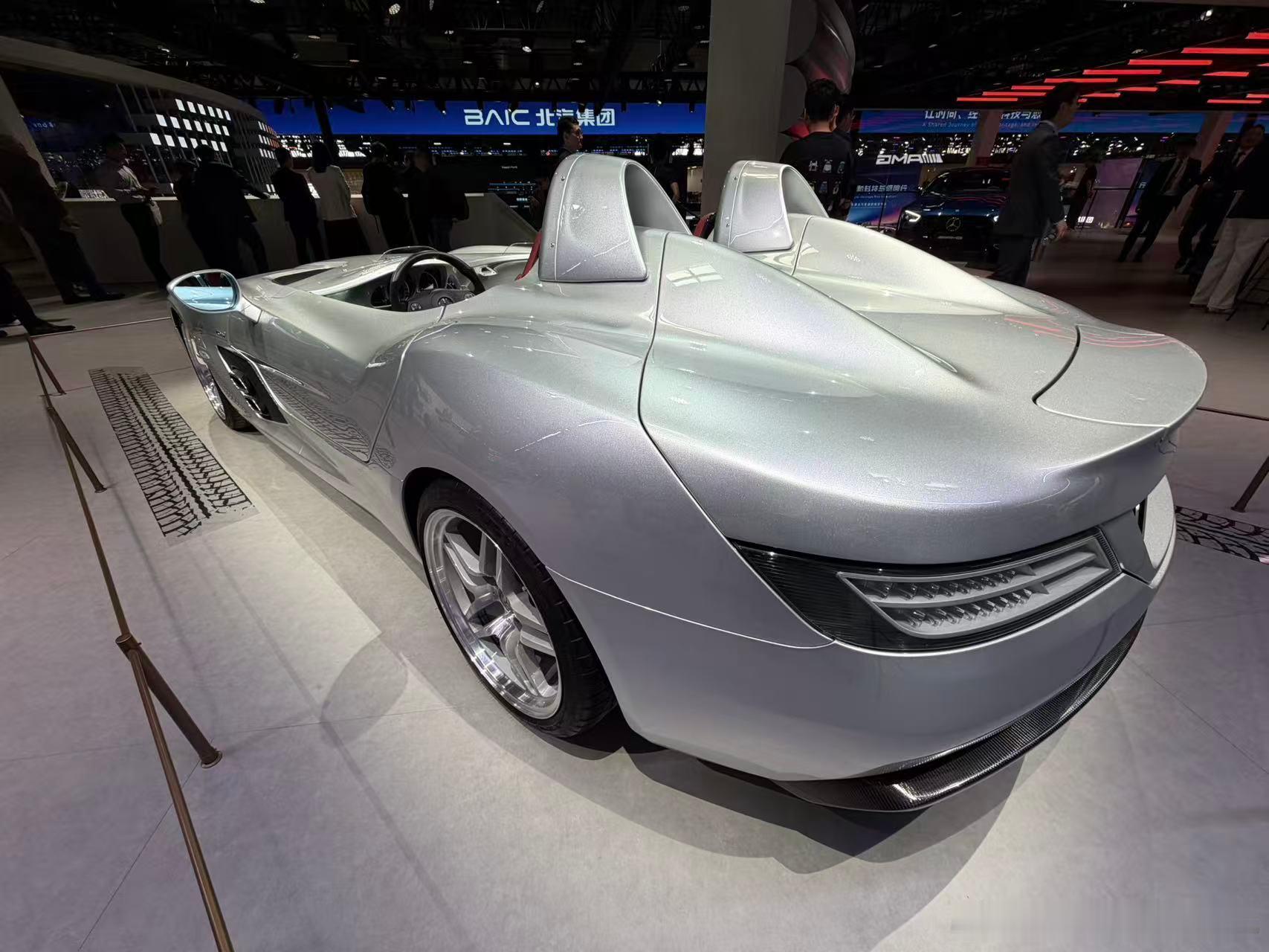 开场即王炸 梦回黄金时代了！北京车展无限热爱c奔驰玩车