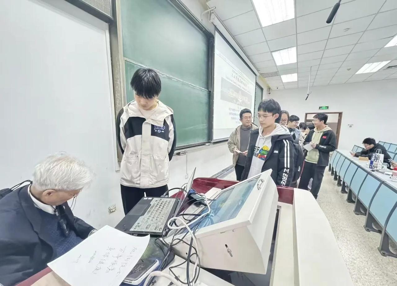 这才是我们该追的“星”！
中国科学院院士、西安交通大学陶文铨教授，虽已86岁高龄