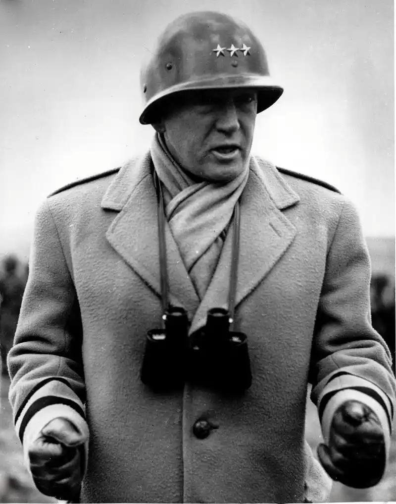 说格雷格·博维诺是纳粹?我看他明明就是巴顿 