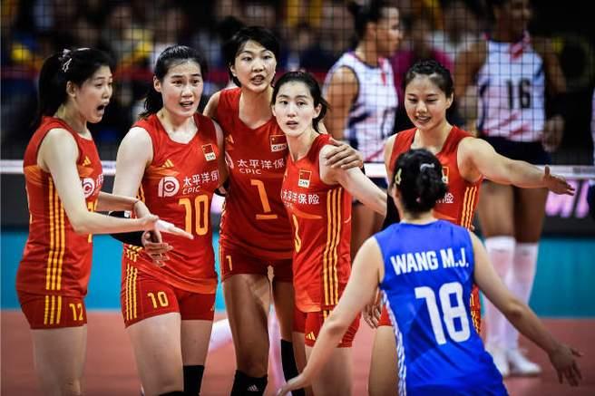 从蔡斌赛后发言看，他不会主动辞去女排主教练职务。
那么，问题来了，如果中国女排无
