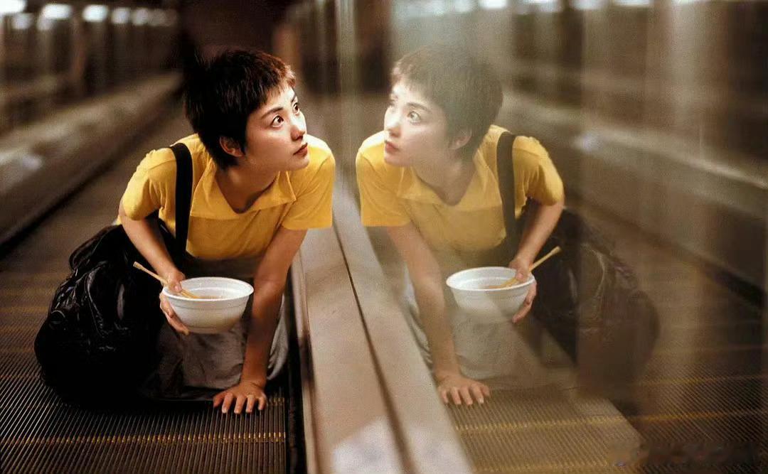 1994年7月14日，《重庆森林》香港上映。 「368复机，密码爱你一万年。」 