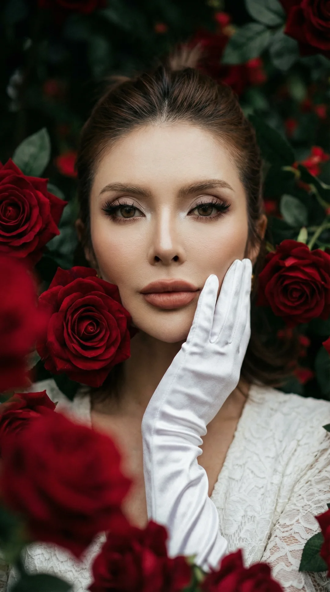 被这束光里的红玫瑰美哭了！