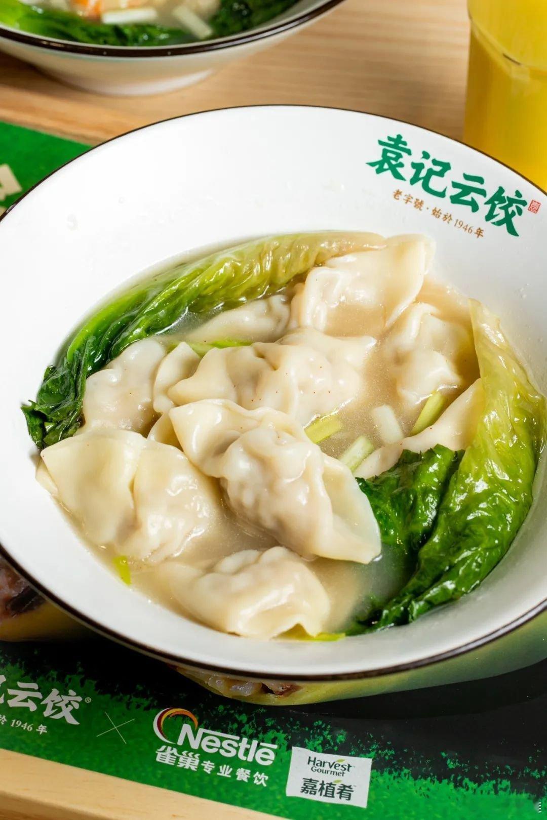 恰逢冬至，本应该是袁记云饺生意最好的一天，却在前一天曝出负面新闻，这不是摆明着针