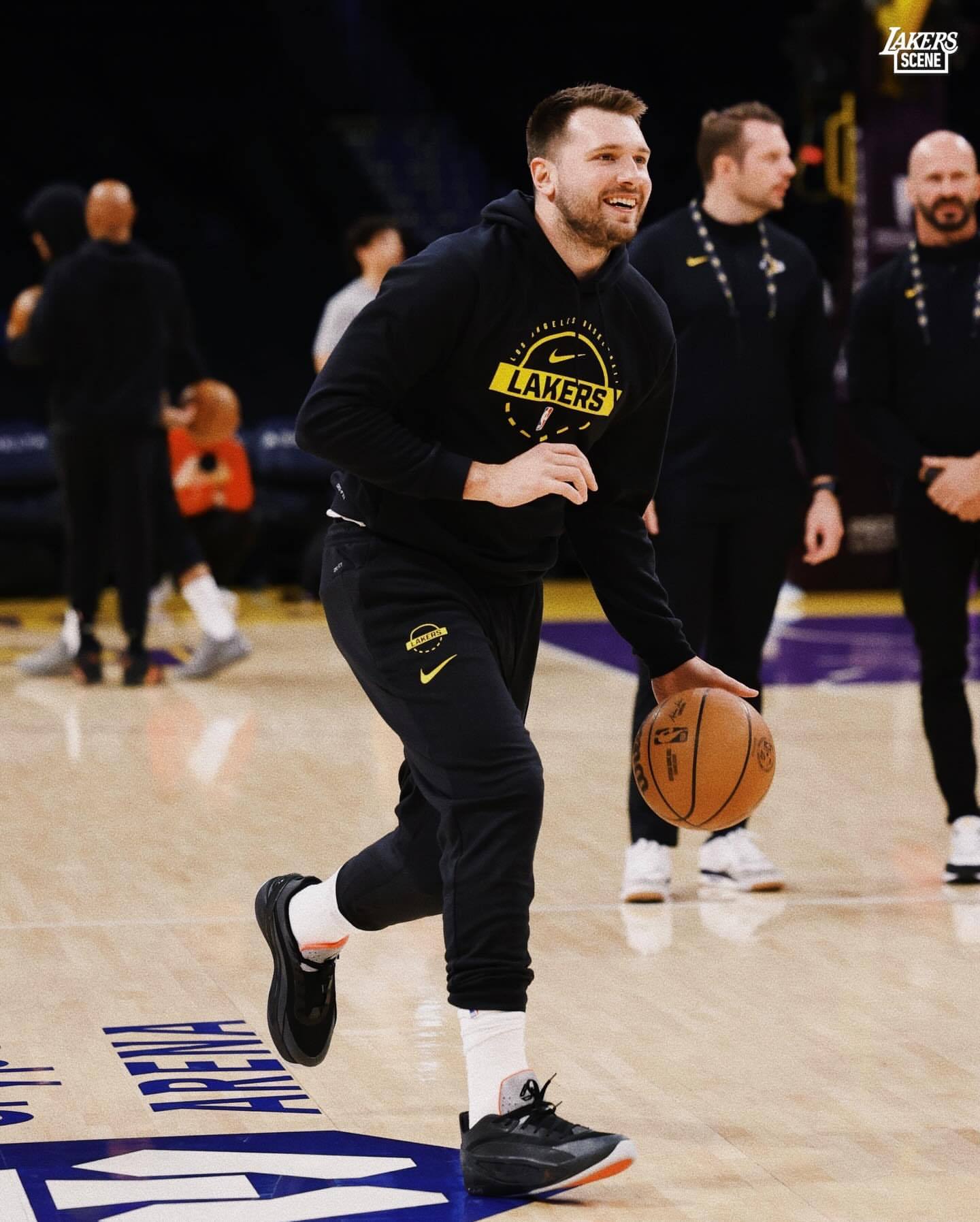 有时候不是你不再意气风发了，那股气还在，要不然你能在那生闷气嘛。 