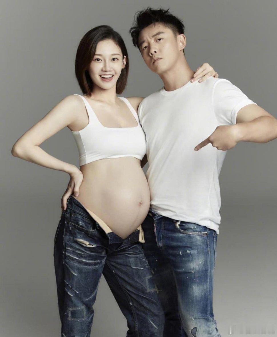 我怀疑过郑恺想再生一个儿子，也怀疑过郑恺想生一个足球队。却没有料到的是，郑恺说生