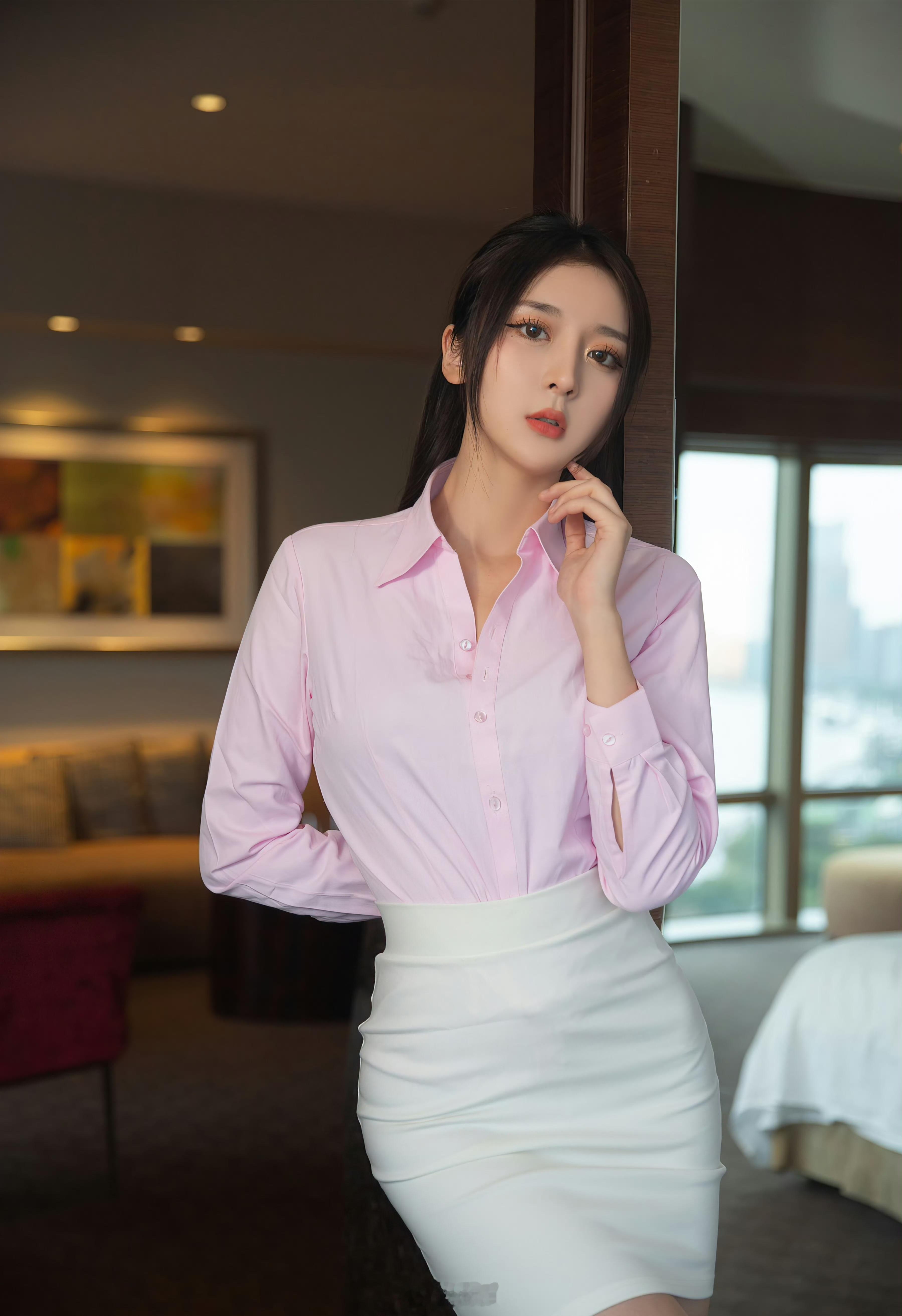 粉色衬衣不错 ​​​