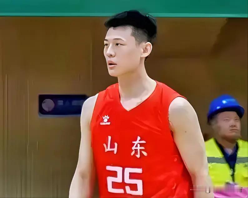 离开辽宁队王岚嵚像变了一个人，代表山东队打全运会发挥十分出色，组织突破投篮样样在