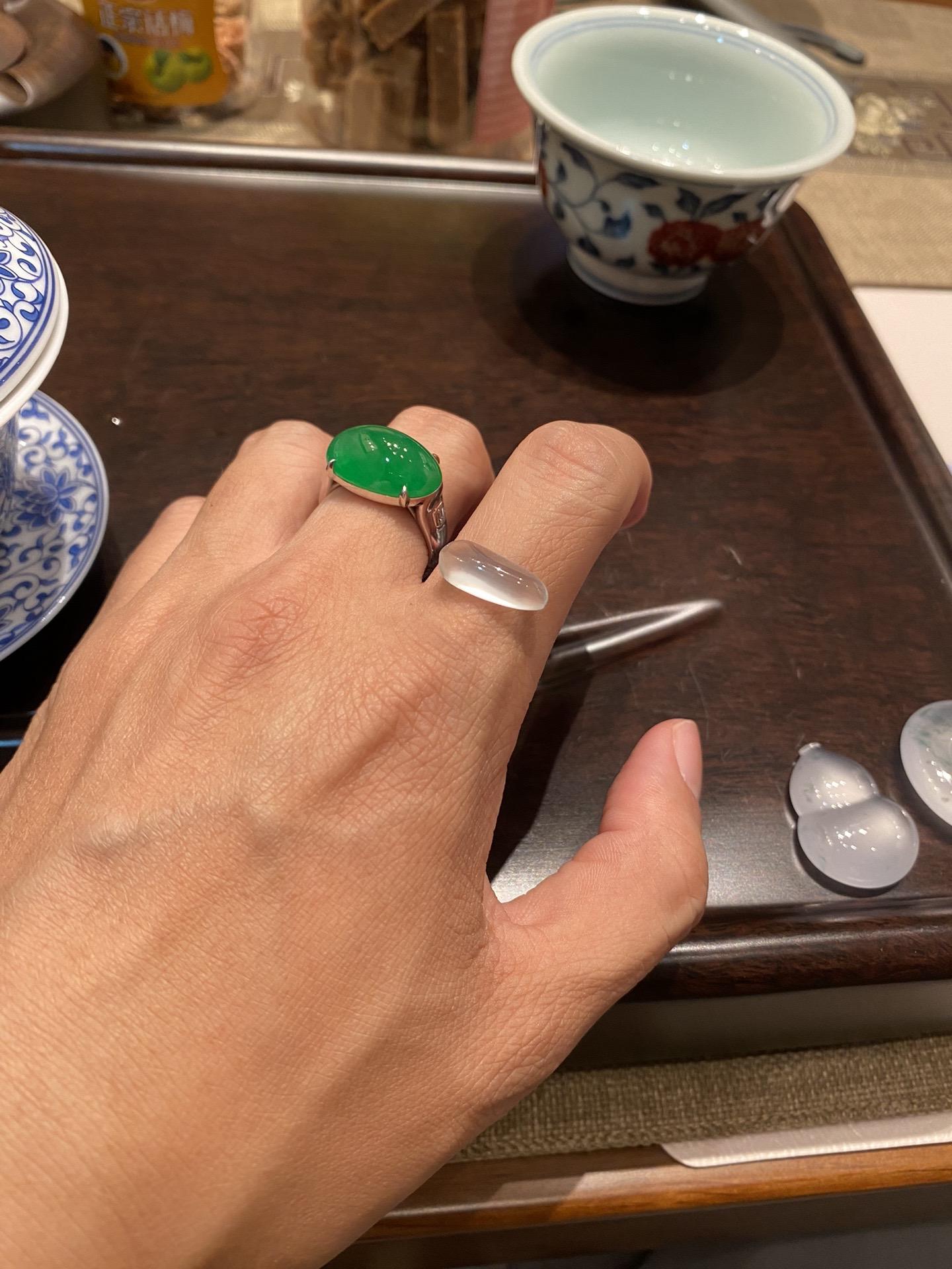 又一个戒指，根本戴不过来😃